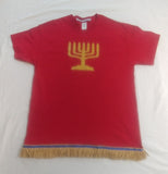 Camiseta hebrea israelita con menorá sagrada y flecos dorados premium (rojo antiguo)